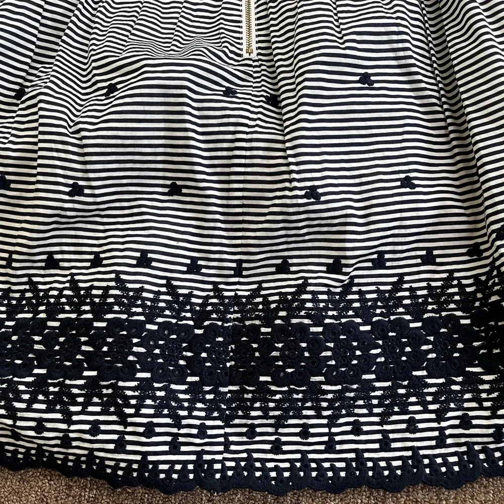 Kate Spade 'Skirt the Rules' Navy-White‎ Striped Floral Eyelet Size 2 / XS